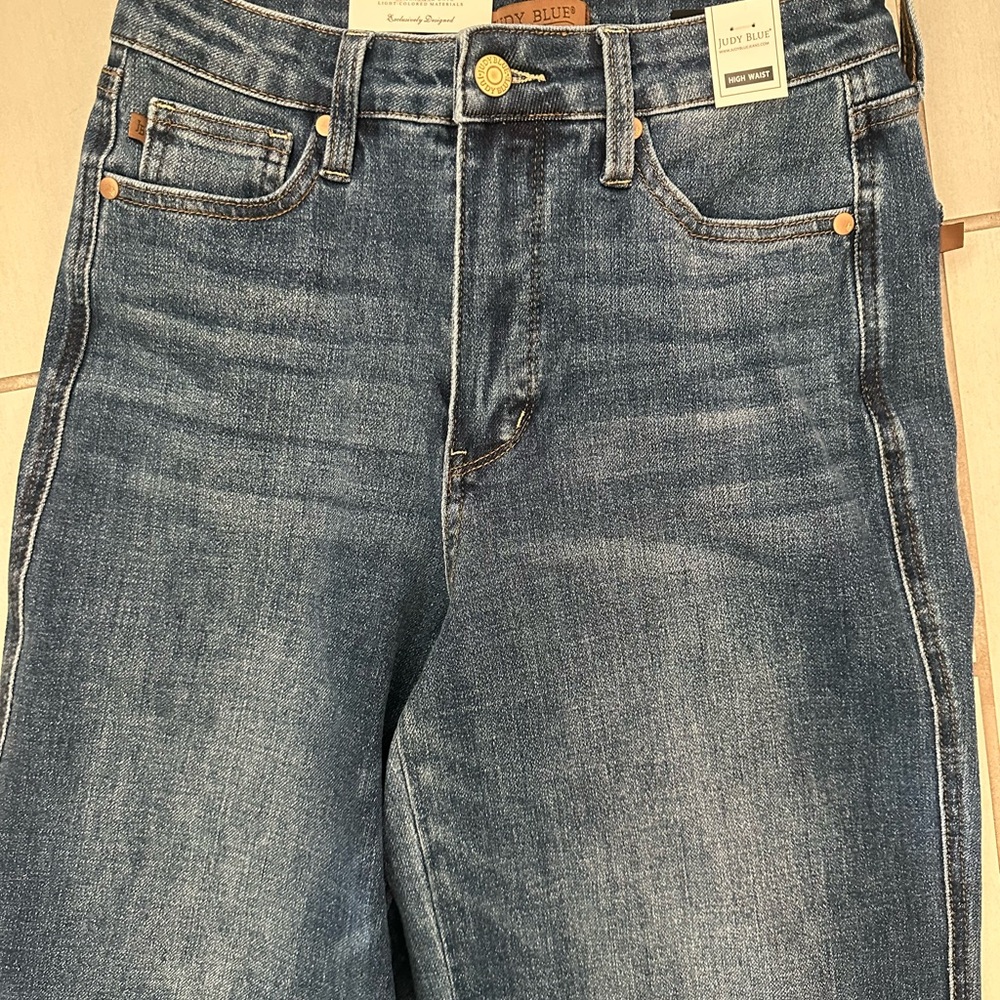 Judy Blue Medium Wash High-Rise Women’s Jeans